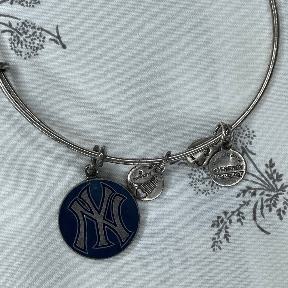 Alex & Ani yankee bangle